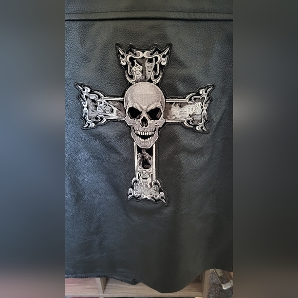 Black Leather Riding Vest - Picture 4 of 6